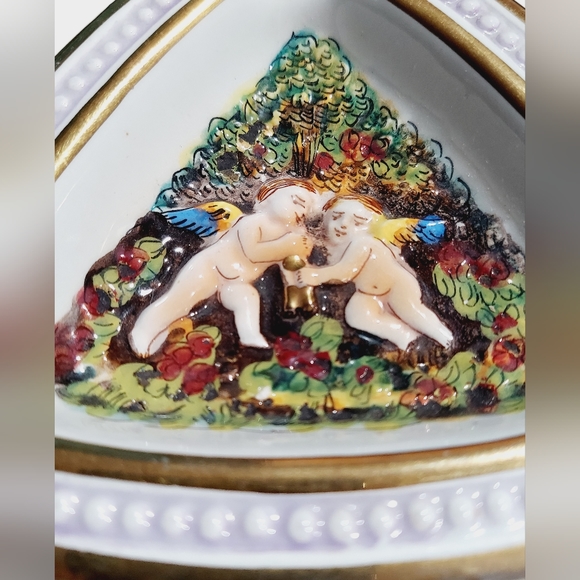 Vintage midcentury Capodimonte Italy cherub ashtray Italian porcelain ashtray - Picture 3 of 13